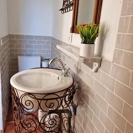 Maison Bourgeoise Avec Piscine Privee *