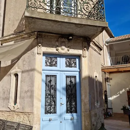 Prázdninový dům Maison Bourgeoise Avec Piscine Privee *