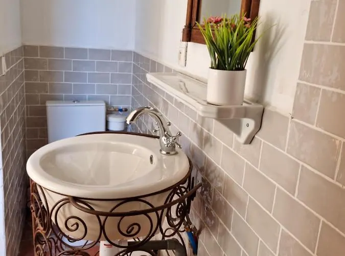 Maison Bourgeoise Avec Piscine Privee *